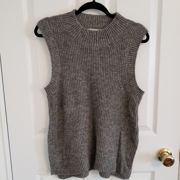 3 for $40 
H&M Sleeveless knit sweater size M - Picture 1 of 3
